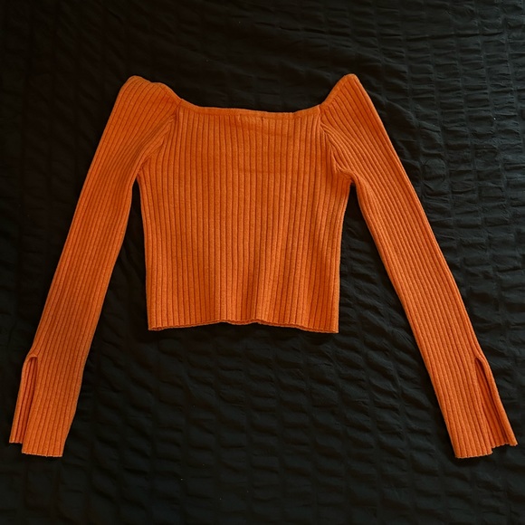 super cute bright orange top - Picture 2 of 2